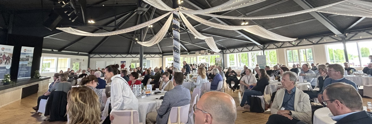 Deltagare i skärgårdsseminariet. Saaristoseminaariin osallistujat.